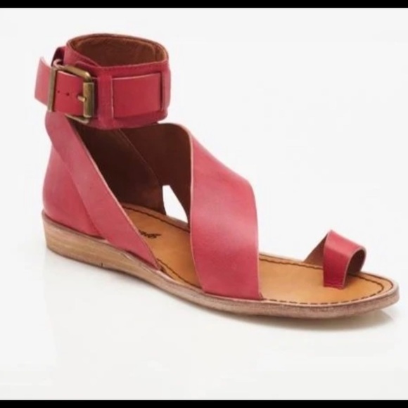 FP Vale Sandal - Picture 8 of 10